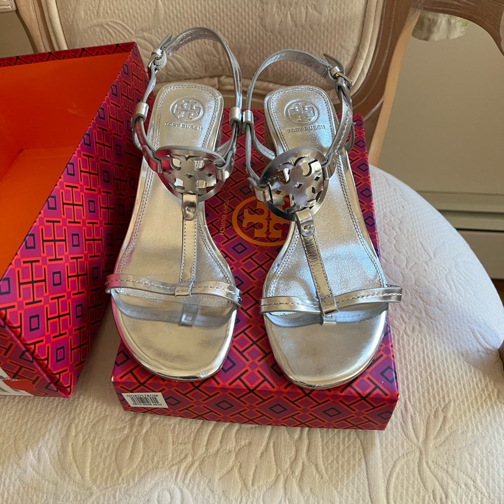 Tory BurchMiller Espadrille sandal. Size 8